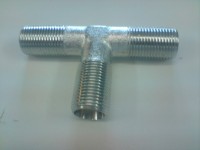 Trjnik metalowy 3 x M18 x 1,5 mm